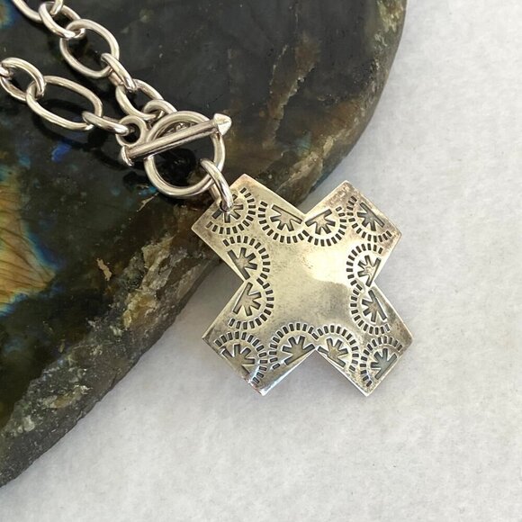 Silpada Sterling Silver 925 Virtuosity Stamped Cross Front Toggle Necklace 17" - Picture 8 of 16